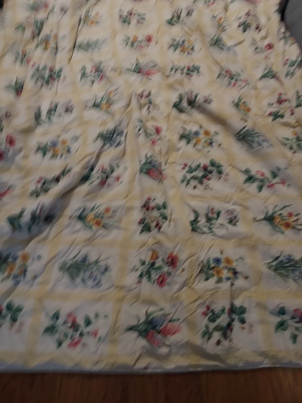 Floral Patchwork Comforter in Yellow and White